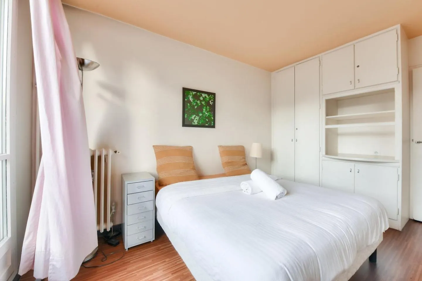 Stunning 2Br Flat Near Place Des Vosges Париж Франция
